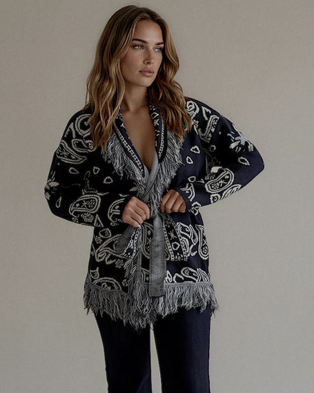 Gilet MADISON long bleu à imprimé bandana porté ouvert, vue de face
