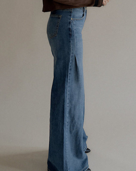 Jean PHOEBE bleu à jambes larges, vue de profil


