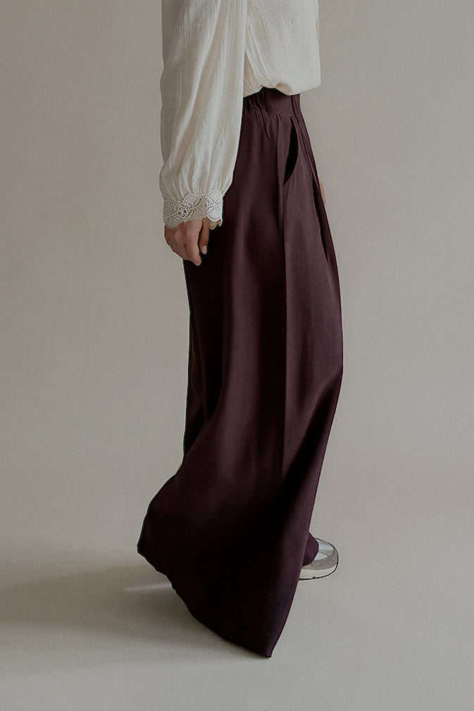 Pantalon PIPPA marron coupe large – vue de profil