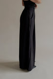 Pantalon PIPPA noir coupe large – vue de profil