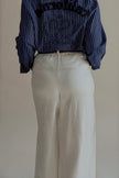 Pantalon PÉNÉLOPE écru large satiné – vue de dos