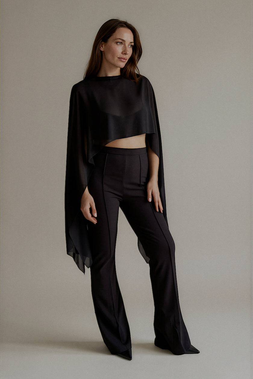 Top THÉA transparent noir façon cape, silhouette entière de face

