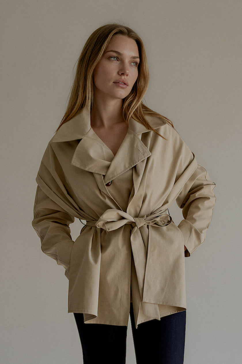 Trench VARENNE beige avec pièce amovible drapée sur les épaules