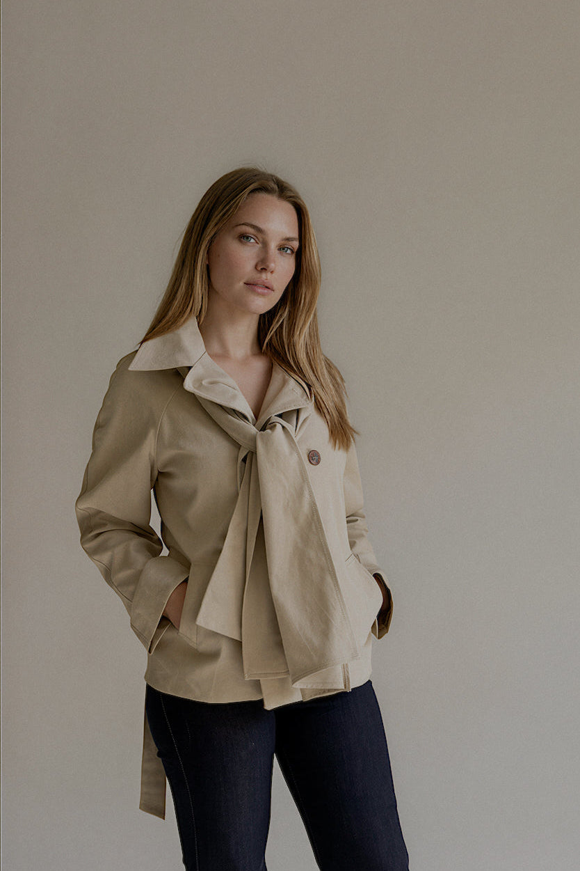 Trench VARENNE beige avec pièce amovible nouée autour du col